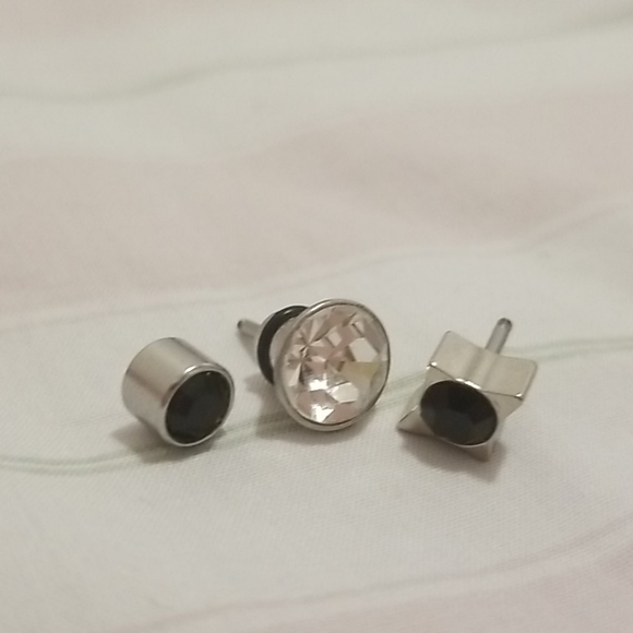 BOGO50 - Jewelry tops - Picture 2 of 2